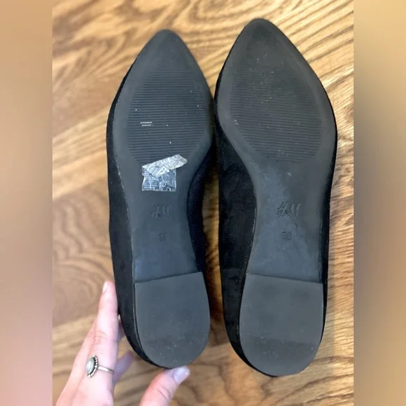 H&M / Black Flats / Suede / US 38 / 7 - Picture 4 of 5